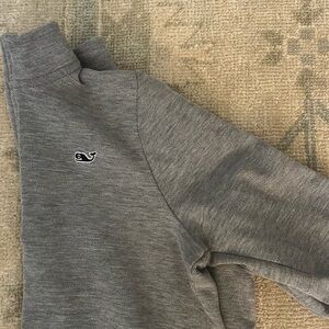 Vineyard Vines youth pullover size s (8-10yrs).